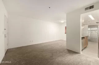 Photo #5: 6959500 Listing 