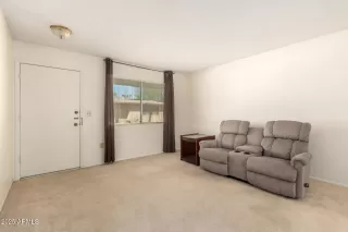 Photo #5: 6959505 Listing 