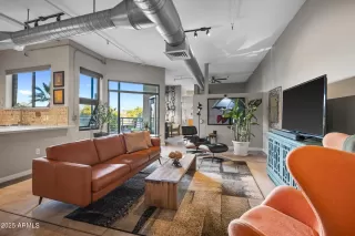 Photo #4: 6959581 Listing