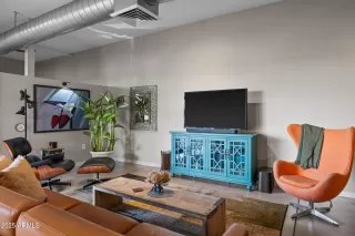 Photo #6: 6959581 Listing