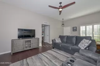 Photo #3: 6959585 Listing