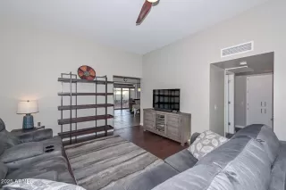 Photo #6: 6959585 Listing