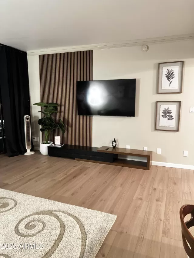 MLS: 6959592 Condo For Sale