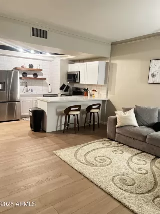 Photo #1: 6959592 Listing