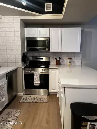 Photo #6: 6959592 Listing