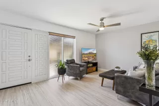 Photo #3: 6959604 Listing 