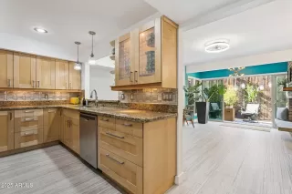 Photo #5: 6959604 Listing 