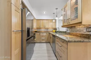 Photo #6: 6959604 Listing 