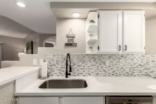 Photo #3: 6959611 Listing 