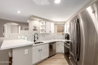 Photo #5: 6959611 Listing 