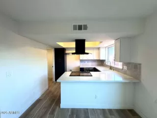 Photo #3: 6959677 Listing 