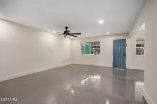 Photo #6: 6959768 Listing