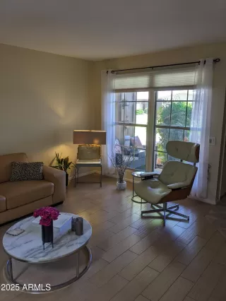 Photo #2: 6959901 Listing 