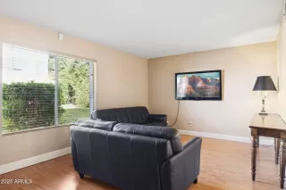 Photo #3: 6959931 Listing 