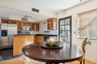 Photo #5: 6959931 Listing 