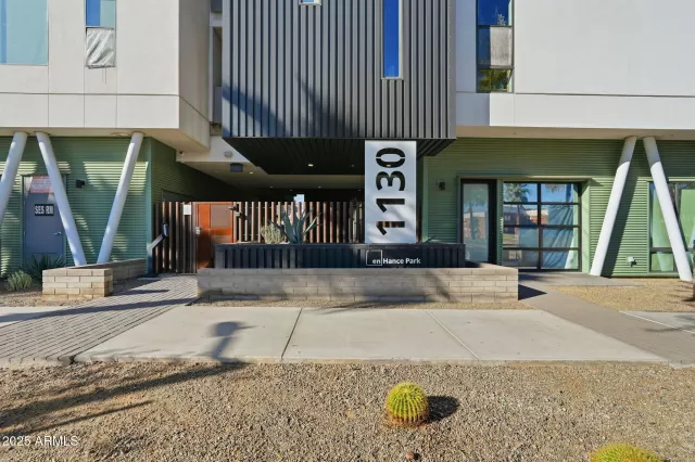 MLS: 6960048 Condo For Sale