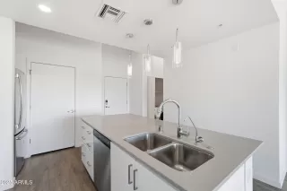 Photo #6: 6960048 Listing 