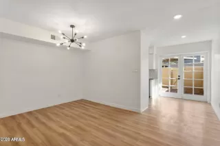 Photo #5: 6960107 Listing 