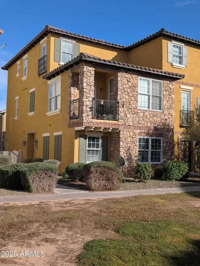 MLS: 6960121 Condo For Sale