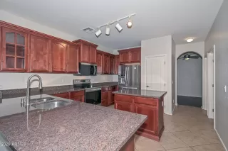 Photo #5: 6960121 Listing 