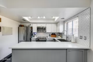 Photo #4: 6960299 Listing 