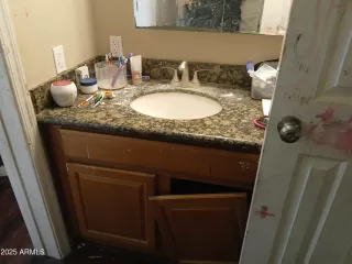 Photo #4: 6960598 Listing