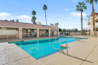 Photo #5: 6960646 Listing