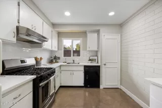 Photo #3: 6960747 Listing 