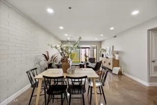 Photo #6: 6960747 Listing 