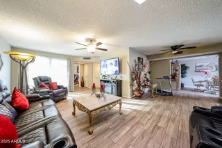 Photo #6: 6960762 Listing 