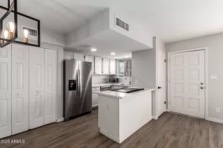 Photo #2: 6960791 Listing 