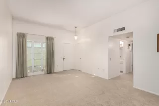 Photo #2: 6960851 Listing 