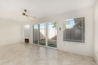 Photo #5: 6960851 Listing 