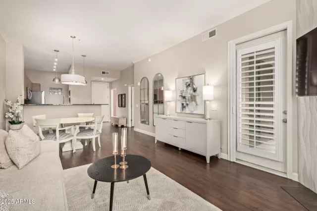 MLS: 6960922 Condo For Sale