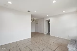 Photo #3: 6960955 Listing 