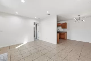 Photo #5: 6960955 Listing 