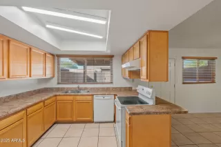 Photo #6: 6960959 Listing 