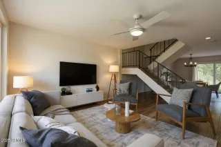 Photo #3: 6961000 Listing