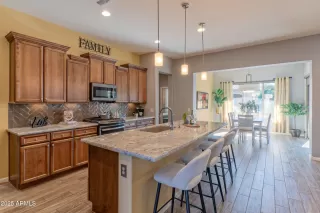 Photo #6: 6961046 Listing 