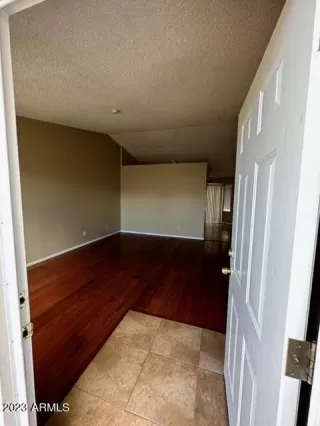 Photo #3: 6961059 Listing 