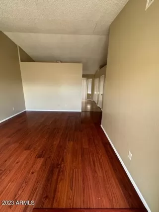 Photo #4: 6961059 Listing 