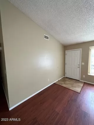 Photo #6: 6961059 Listing 