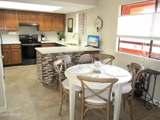 Photo #4: 6961085 Listing