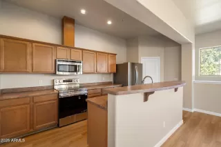 Photo #6: 6961087 Listing 