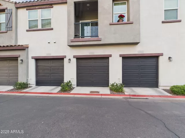 MLS: 6961112 Condo For Sale