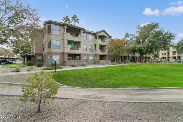 MLS: 6961128 Condo For Sale