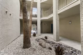 Photo #2: 6961128 Listing 