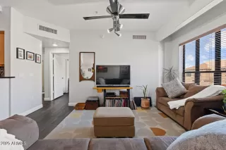 Photo #3: 6961133 Listing 