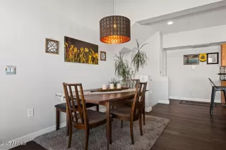 Photo #6: 6961133 Listing 