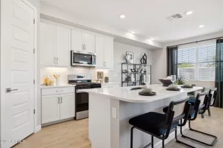 Photo #5: 6961325 Listing 